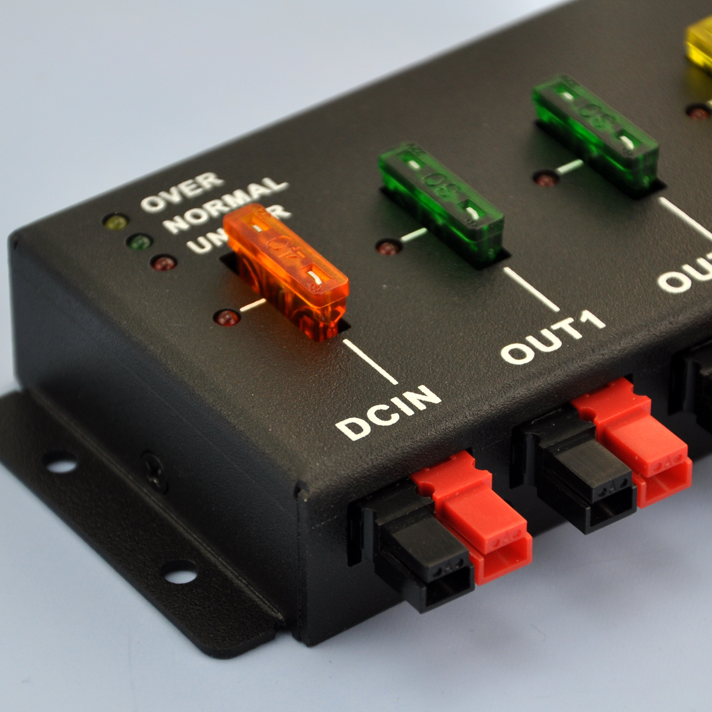 Chunzehui F-1008 Horizontal 9 Port 40A Connector Power Splitter Distributor Source Strip 1 Input and 8 Output.